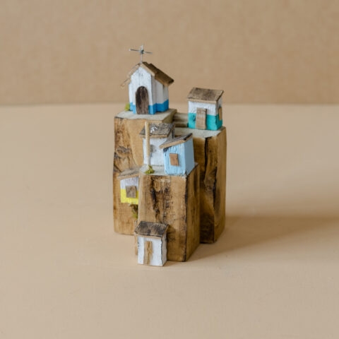 Casinhas e Igreja Coloridas em Bloco Triplo de Madeira