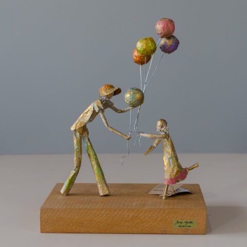 Escultura em Papietagem – Gentileza