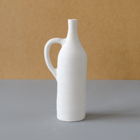 Garrafa Boca Estreita em Cerâmica Branca (P) – Família Nazaré