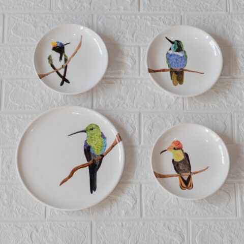 Prato de Cerâmica Beija-flor de Costas Violeta (G)