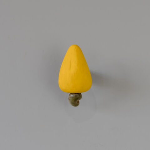 Gancho de Parede em Madeira – Caju Amarelo