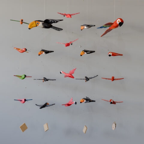 Móbile de Tucano em Madeira (G)