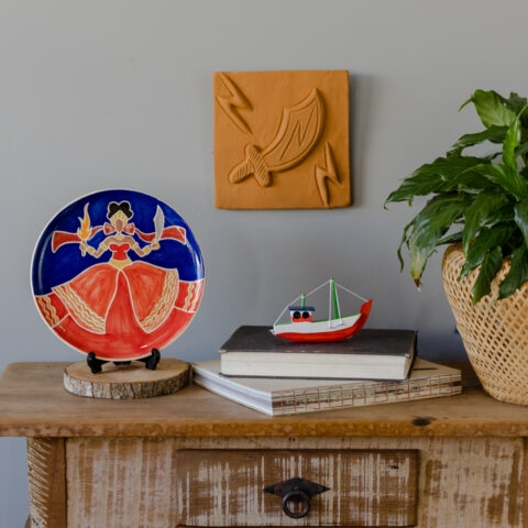 Placa de Parede em Cerâmica Iansã