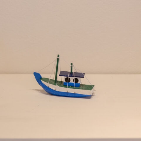 Barquinho de Madeira – Azul Escuro