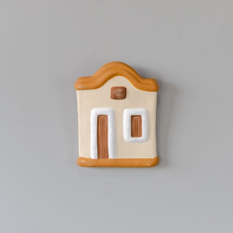 Casinha de Parede em Cerâmica Chapéu – Creme