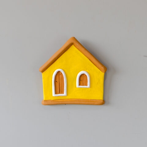 Casinha de Parede em Cerâmica (M) – Amarelo