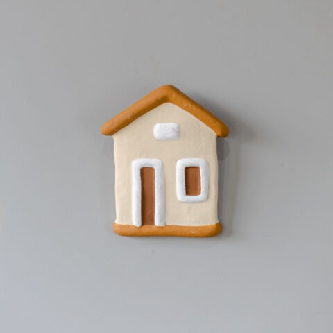 Casinha de Parede em Cerâmica Triangulo – Creme