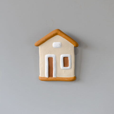Casinha de Parede em Cerâmica Triangulo – Creme