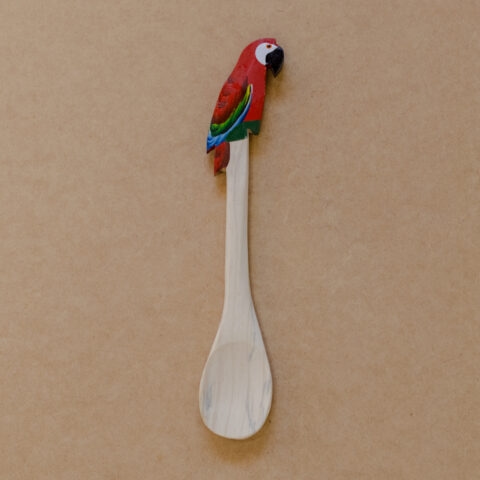 Colher de Pau Decorativa – Arara Vermelha