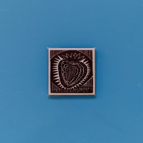 Mini Azulejo de Parede J. Borges – Coração Amoroso Preto