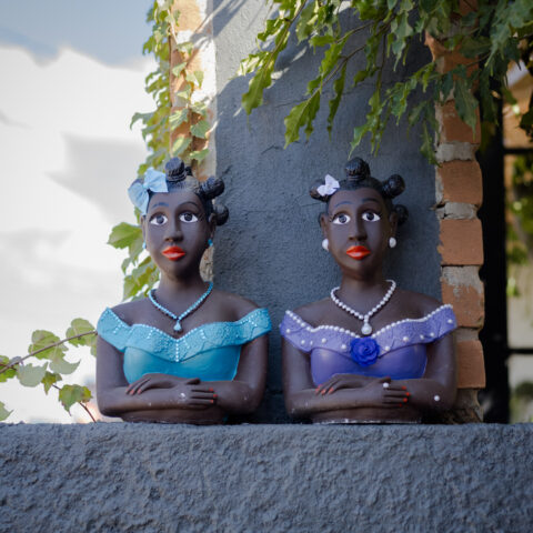 Escultura Namoradeira em Gesso – Azul