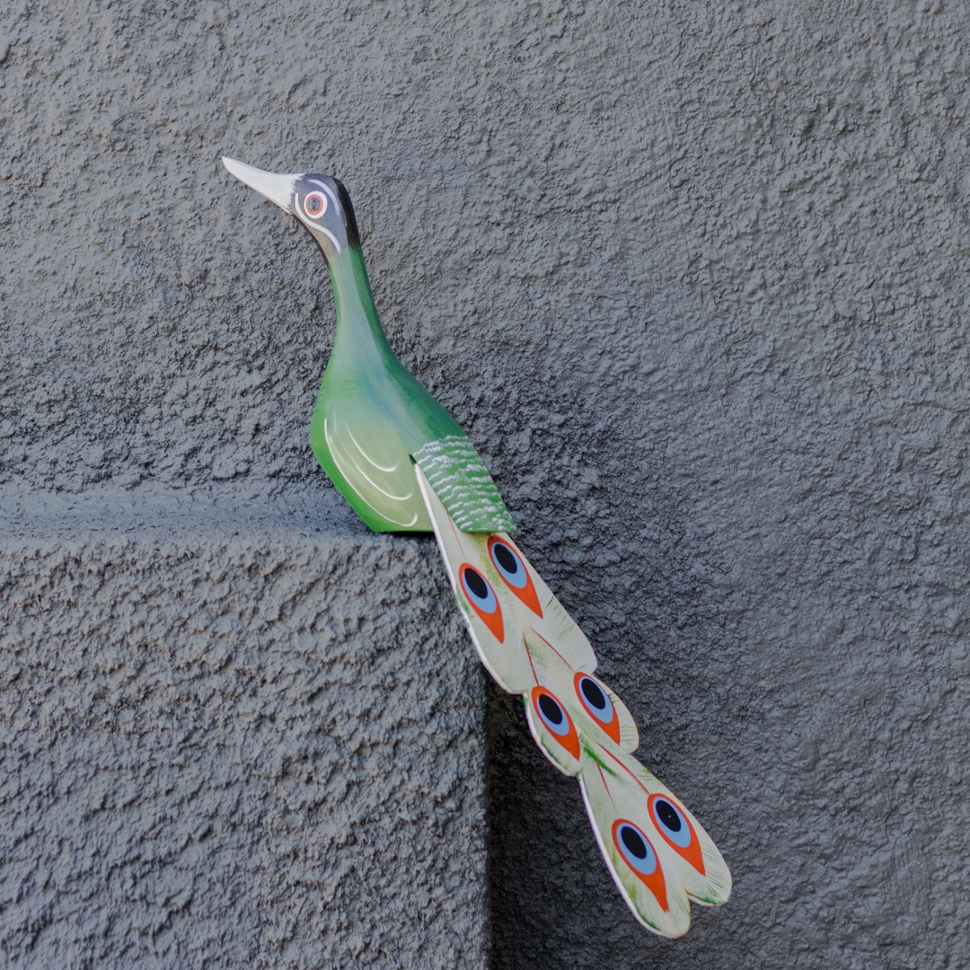 PavC3A3o_Decorativo_em_Madeira_Verde_1.jpg
