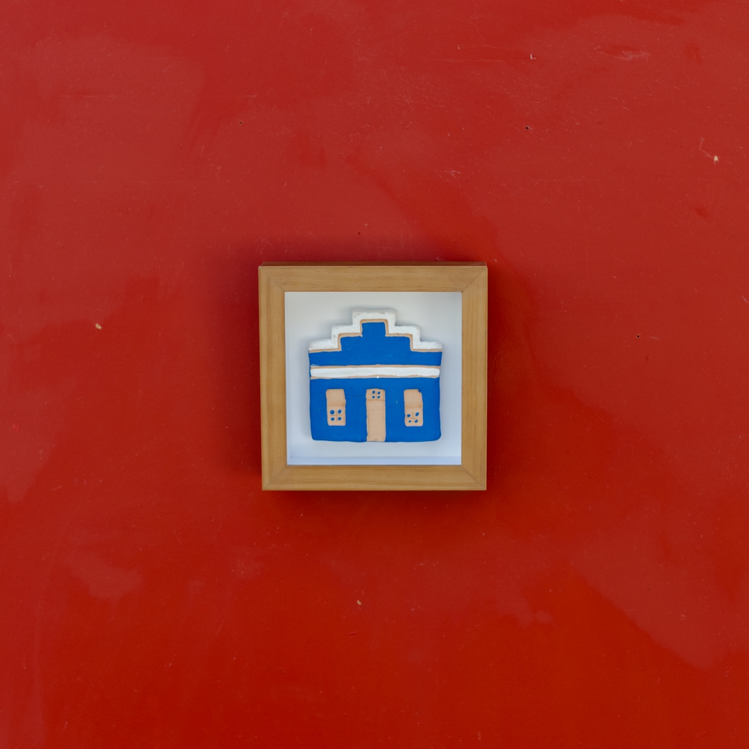 Quadro_Casinha_de_CerC3A2mica_M_Azul_Escuro_1.jpg