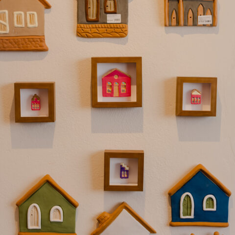 Quadro Casinha de Cerâmica (M) – Rosa