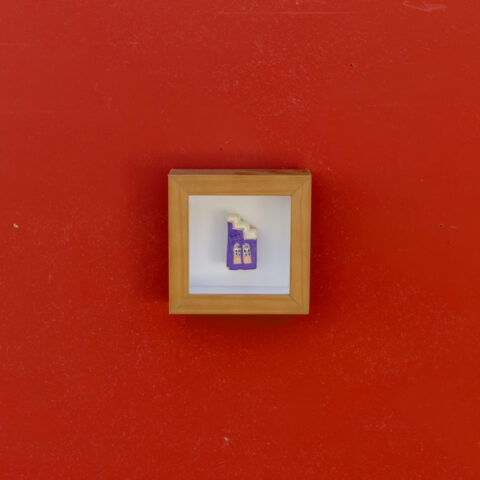 Quadro Casinha de Cerâmica – Roxa